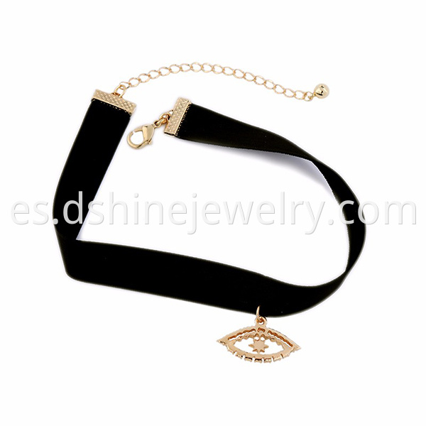 Eye Pendant Choker